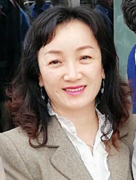 钟映嫦女士,益达实业总经理